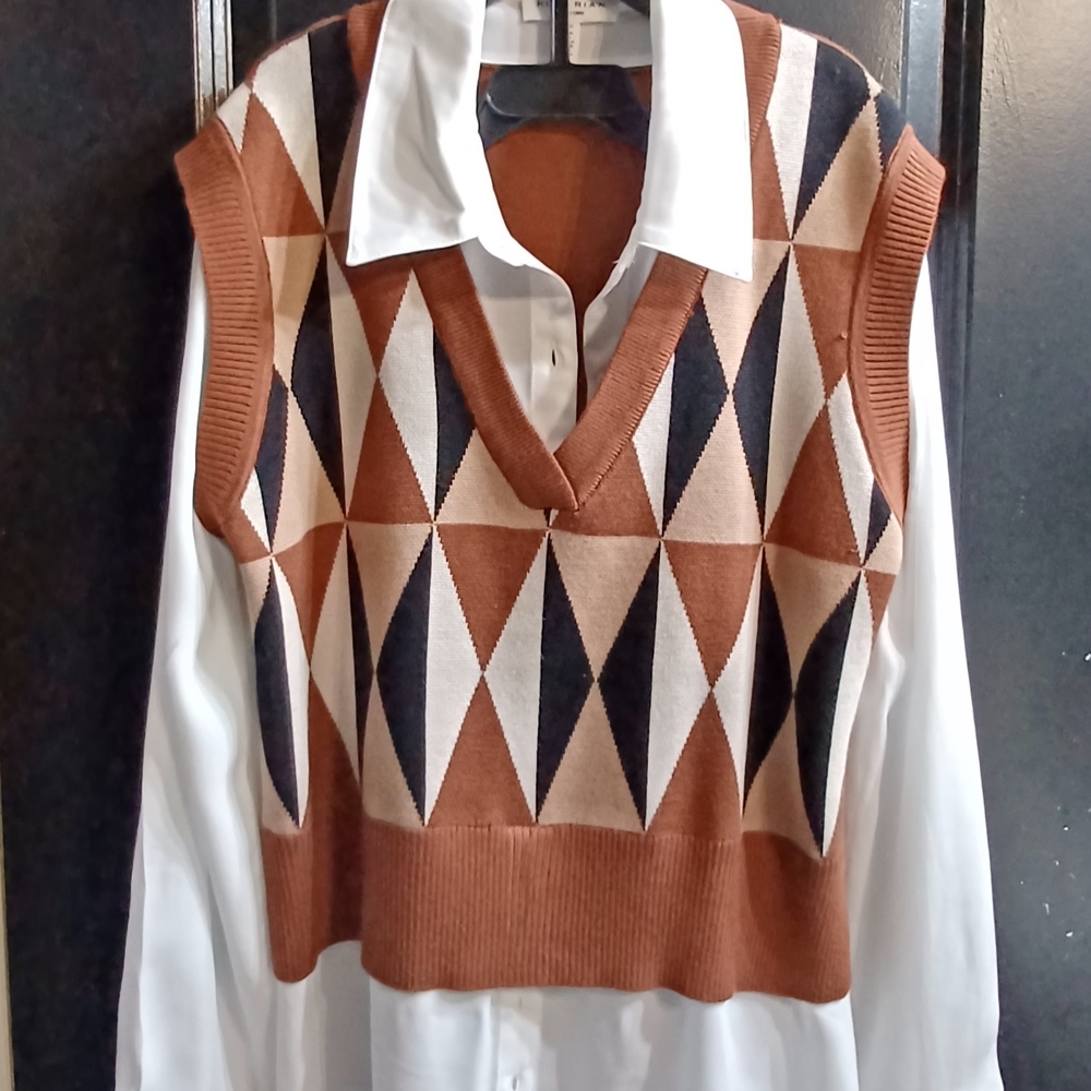 RIO & RIAN Geometric 2 IN 1 Knit Vest with White Shirt